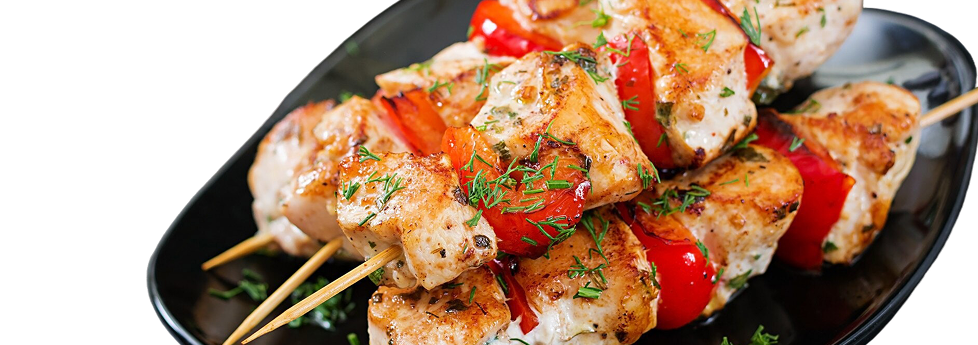 chicken-skewers-with-slices-sweet-peppers-dill 1