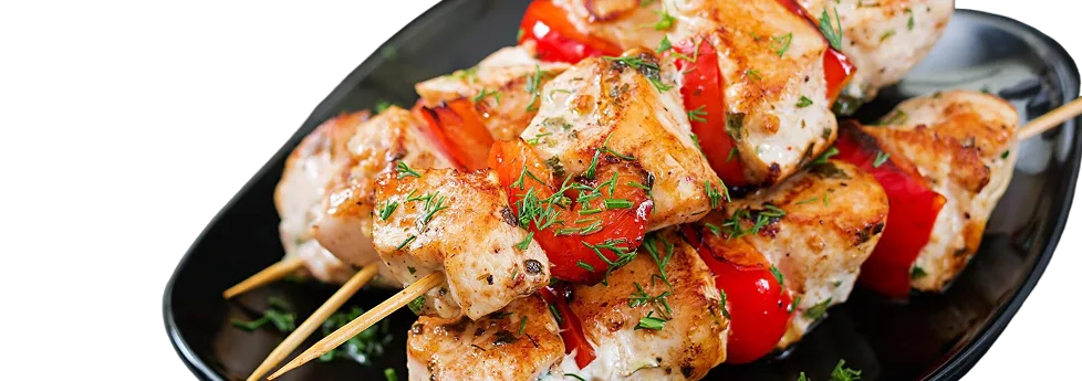 chicken-skewers-with-slices-sweet-peppers-dill 1